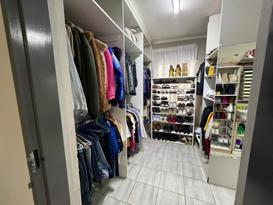 4 Bedroom Property for Sale in Waterval East North West